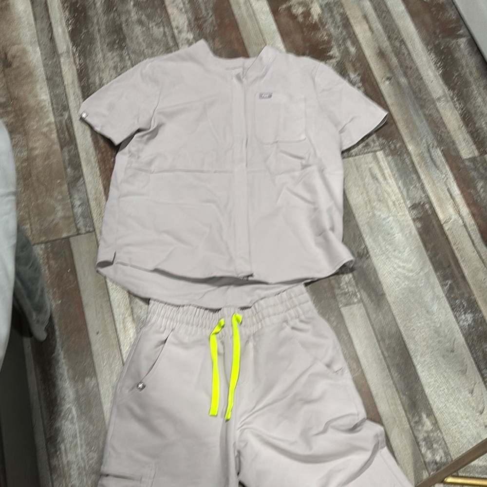 Figs Gray and Yellow Casual Set with Neon Drawstring